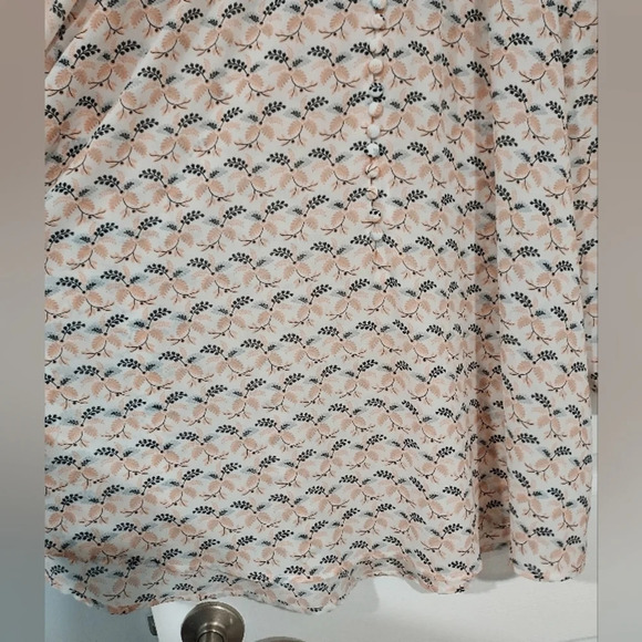 Rose & Olive White, Pink, Gray and Black Print 3/4 Sleeve Blouse in Size 2X - Picture 7 of 12